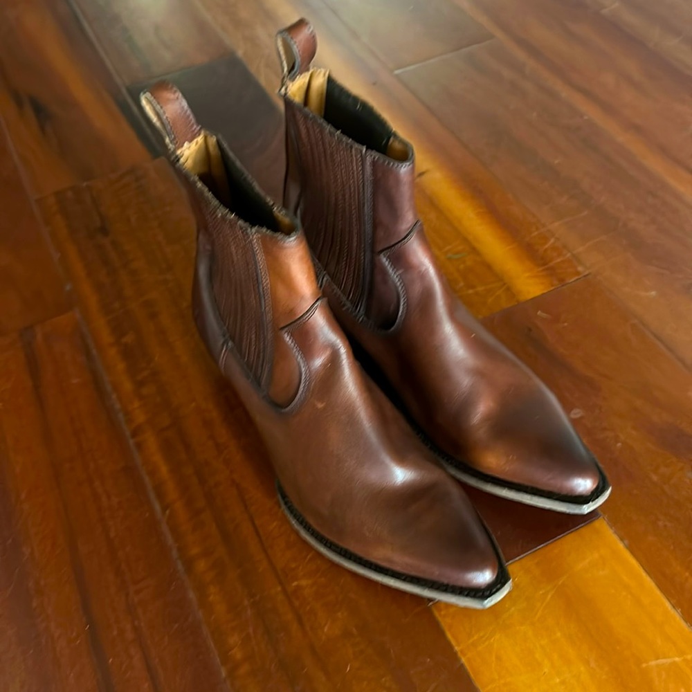 Frye leather ankle boots 8.5b